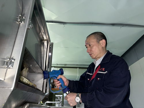 江西中烟南昌卷烟厂制丝车间推进冬季设备保养工作